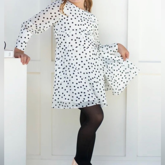 ivy greis Other - Girls Polkadot white dress 5yr old.